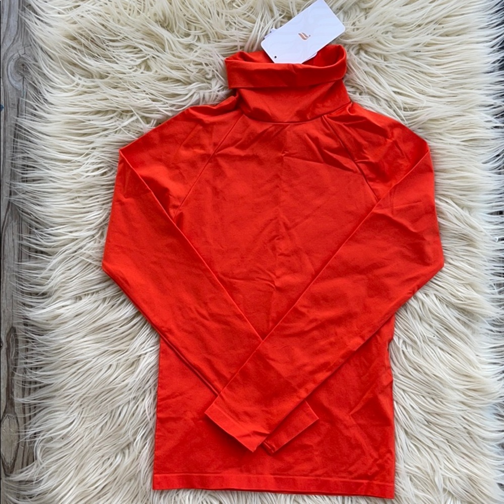 Fabletics Naomi Seamless Turtleneck